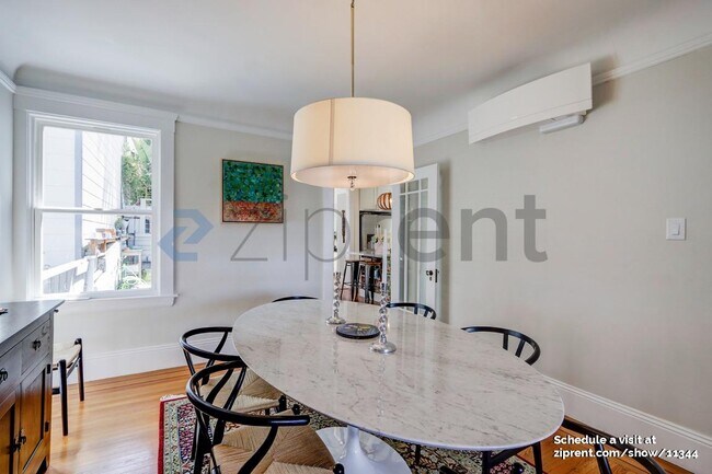 Photo - 1081 De Haro St