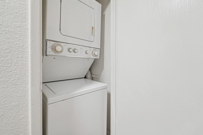 In-unit washer and dryer - Avalon Mountain View