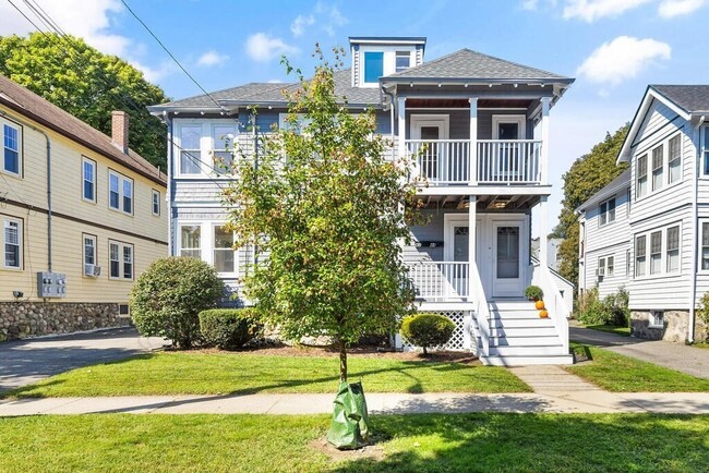 Building Photo - 42-44-44 Albion St Unit 2