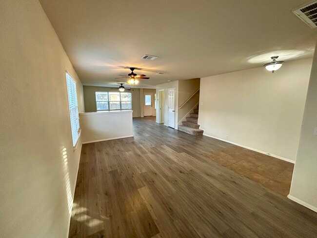 Photo - 1305 Sunflower Ln