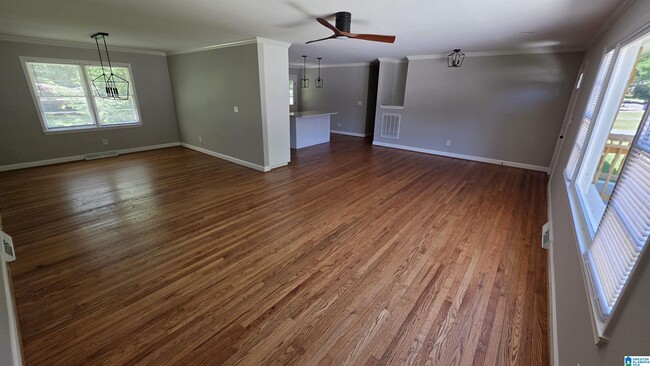 Photo - 955 3rd Ave NW