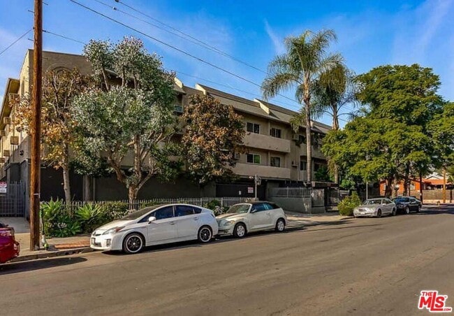 Photo - 1351 N Orange Dr Unit 117