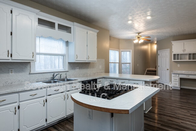 Photo - 3213 Southridge