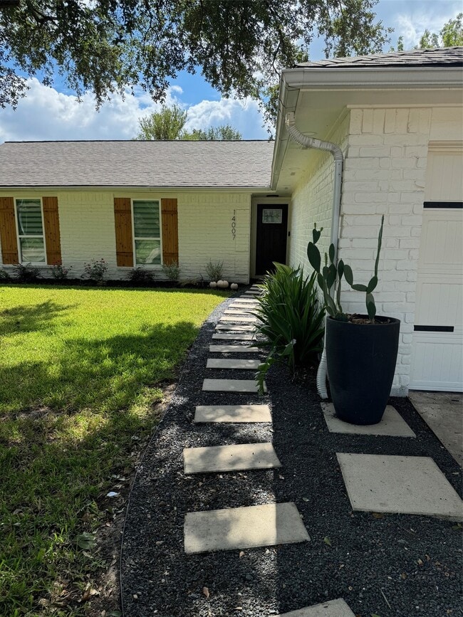 Photo - 14007 Dominique Dr