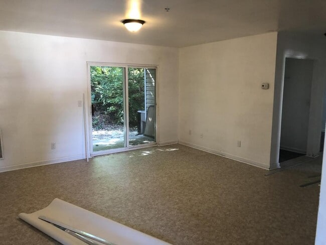 Building Photo - 304 Ardale Dr Unit 1D