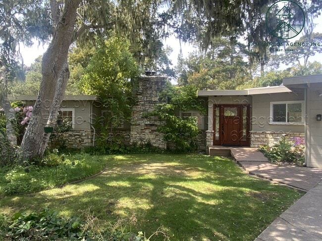 Building Photo - Spacious Three Bedroom Home in Carmel Hill...