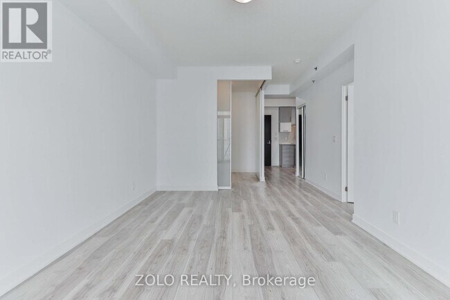 Photo - 195 Bonis Ave Unité 607