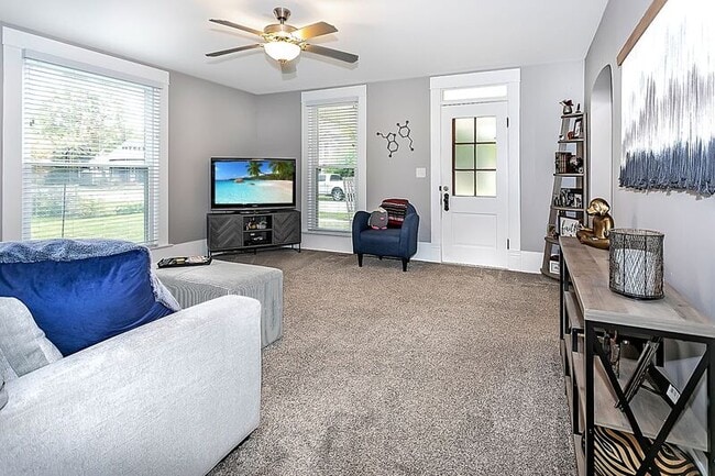 Photo - 349 S Chillicothe St