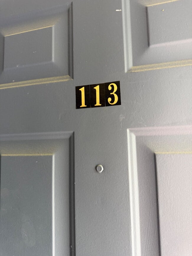 Building Photo - AFFORDABLE 2BR with ALL UTILITIES Unit 113