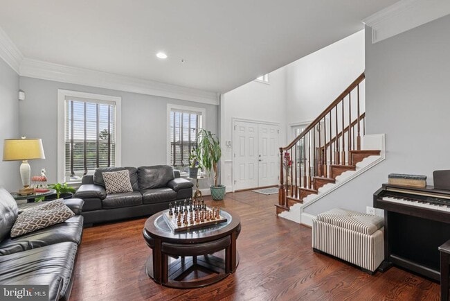 Photo - 141 Hawkes Ct