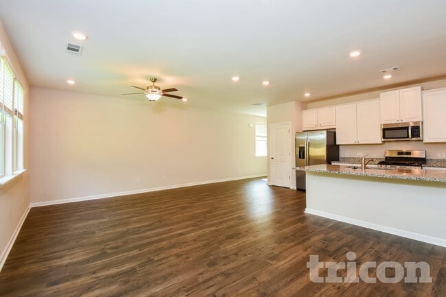 Photo - 152 Chapelcrest Ln