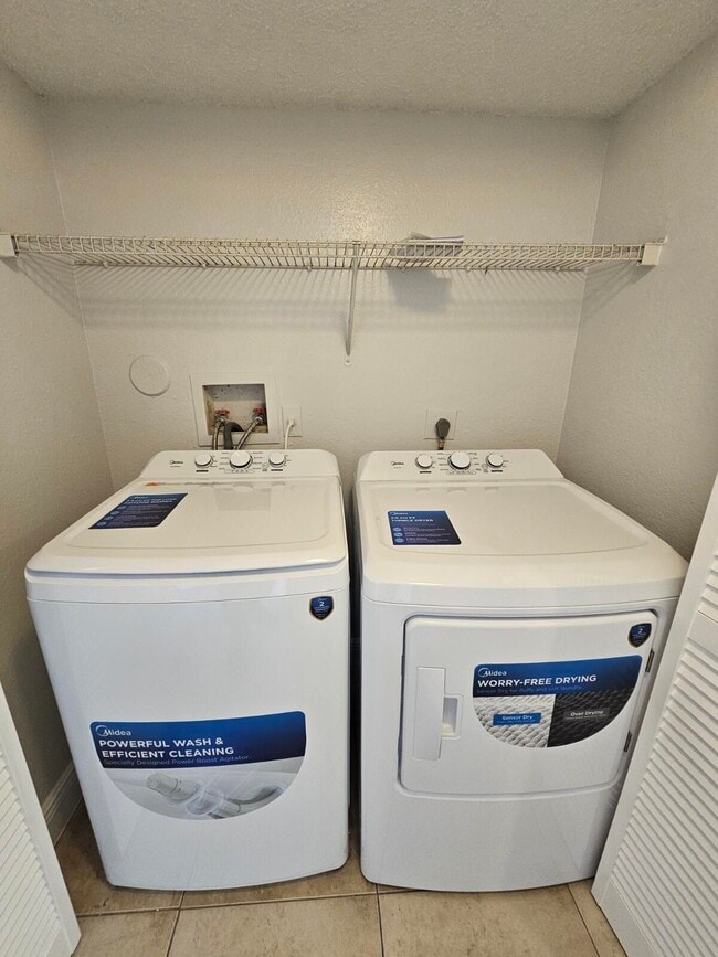 Building Photo - 1540 Windorah Way Unit A