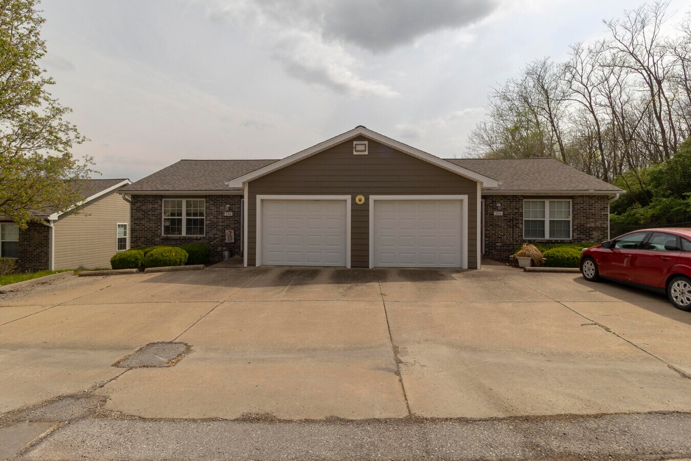 Photo - 3316 E St Charles Rd Townhome