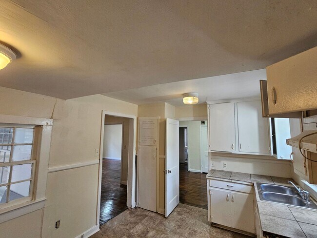 Photo - 4627 Estelle Dr