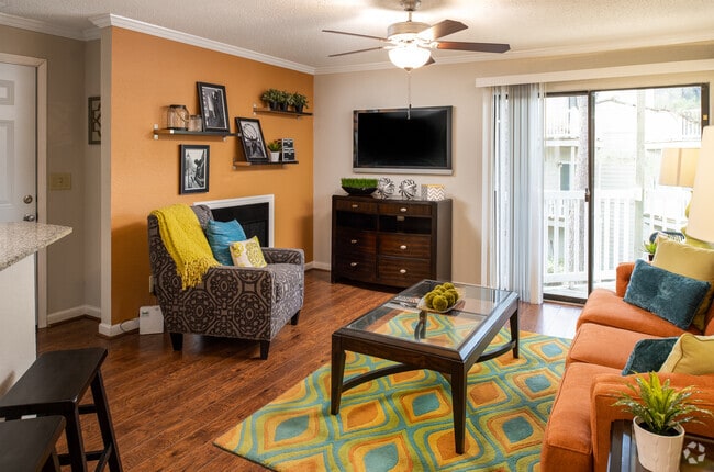 2BR - 2BA, 980SF
