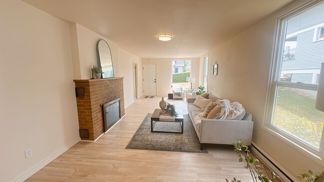 Photo - PRELEASING FOR LATE AUGUST: Classic 5bdrm/2 bath High St house with parking!