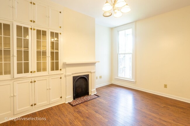 Photo - 127 W Jackson St