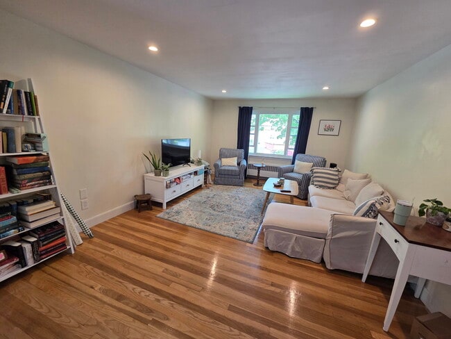 Photo - 14 Louise Rd Unit 2