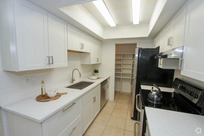 Building Photo - 16635 N Cave Creek Rd Unit 105 Rental