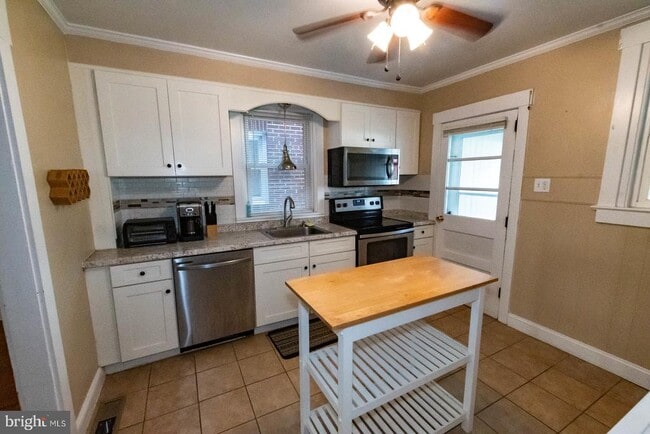Photo - 335 Stuart Ave