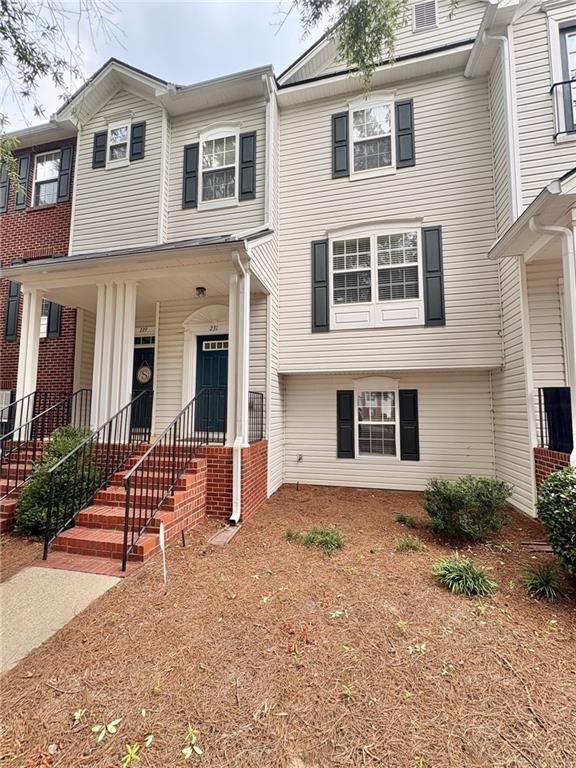 Building Photo - 231 Village Square Dr