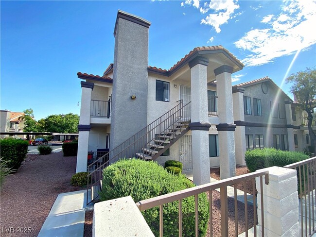 Photo - 1575 W Warm Springs Rd Unidad 1024 Rental