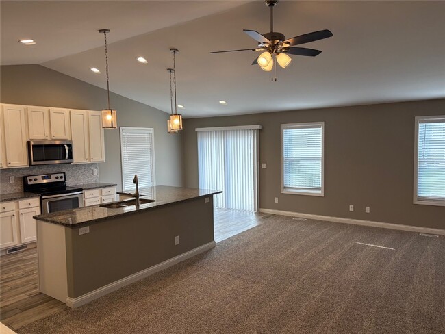 Photo - 22 Tennis Ct