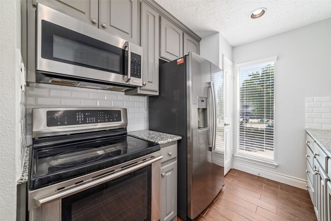 Photo - 2300 Augusta Dr Unidad 24