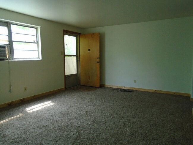 Photo - 2110 Elm Ln Unit Bsmt