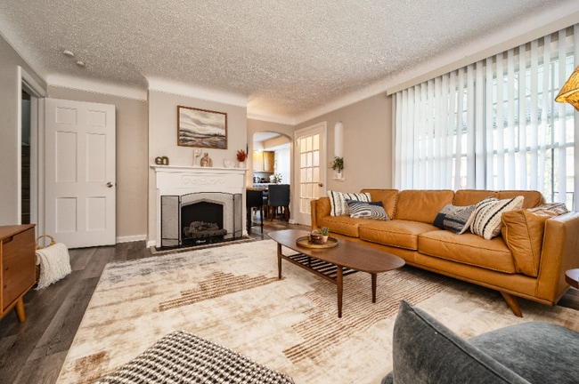 Building Photo - 3722 Bainbridge Rd