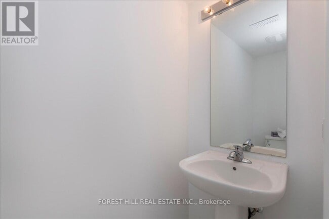 Photo - 111 Marina Village Dr