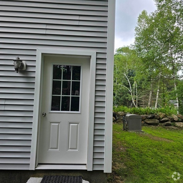 Building Photo - 55 Glen Hill Rd Unit A Rental