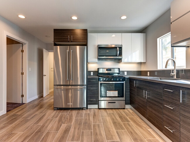 Photo - 508 N Pacific Coast Hwy Unit 4