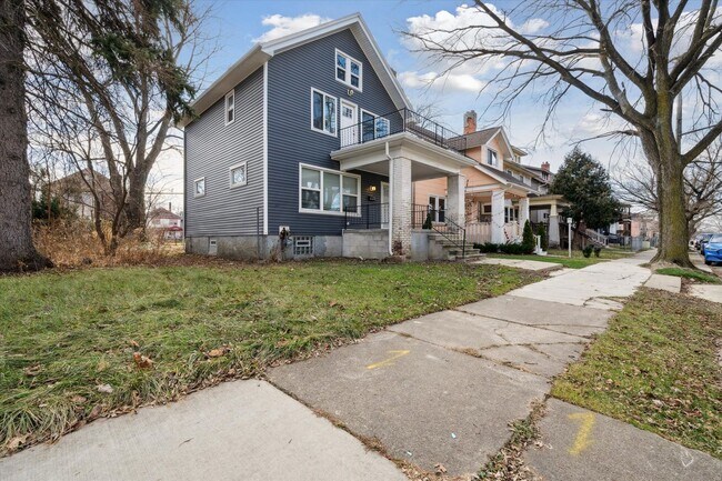 Photo - 3 bedroom 2000 sq ft remodeled $1550