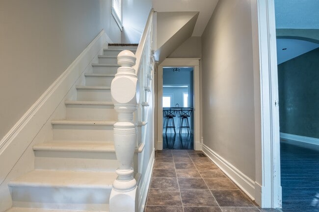 Photo - 665 Rathgar Ave