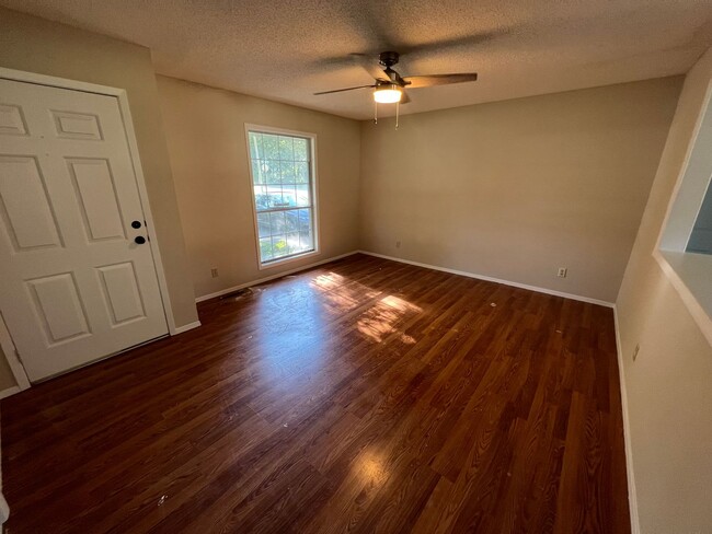 Photo - 3 Bed 1 Bath Republic, MO