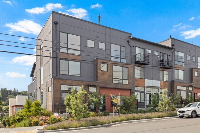 Building Photo - 2047 25th Ave S Rental
