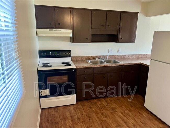 Building Photo - 2007 Terril Ln Unit #9 Rental