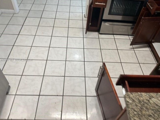 Photo - 617 S A St