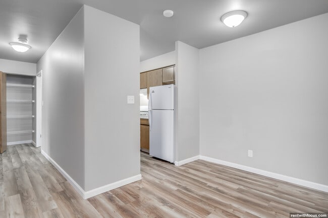 2 Bedroom - Lombard Ridge Apartments