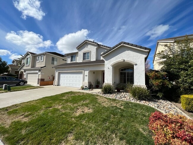 Photo - 3 bedroom + a loft in desirable Manteca!