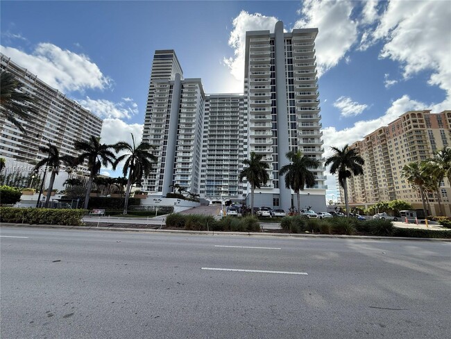Building Photo - 2030 S Ocean Dr Unit 803