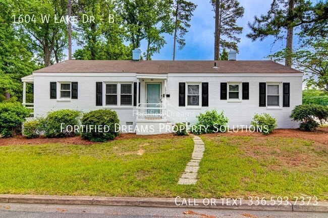 Building Photo - 1604 W Lake Dr Unit B