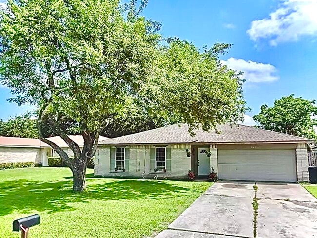 Building Photo - 2406 Ridge Hollow Dr
