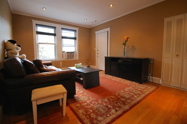 Photo - 1734 Commonwealth Avenue