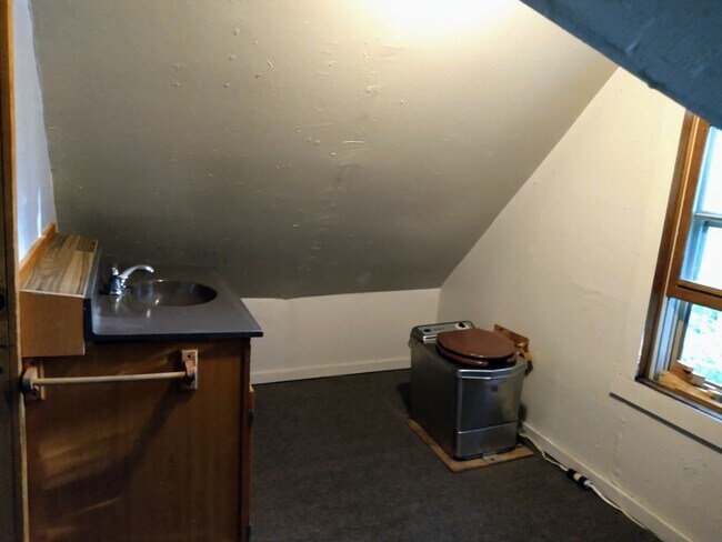 1/2 BATH WITH ENVIRONMENTAL TOILET