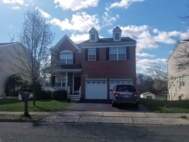 Building Photo - Waterfront! Spacious, updated, 4-bedroom &...