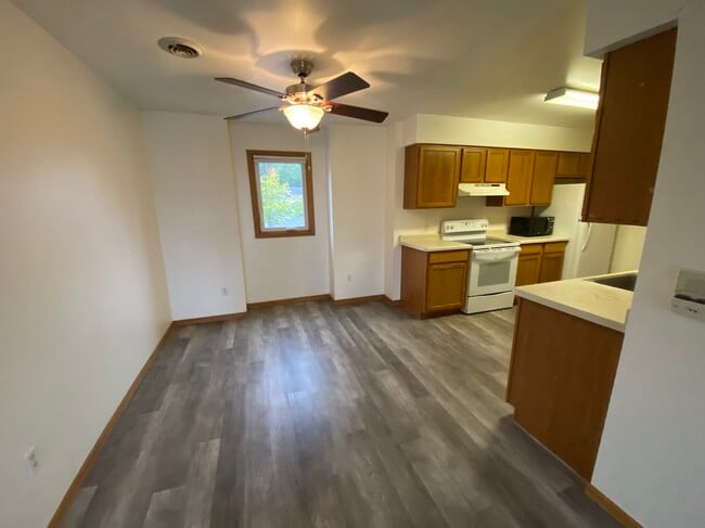 Photo - 517 - 527 Trail Side Drive Apartments