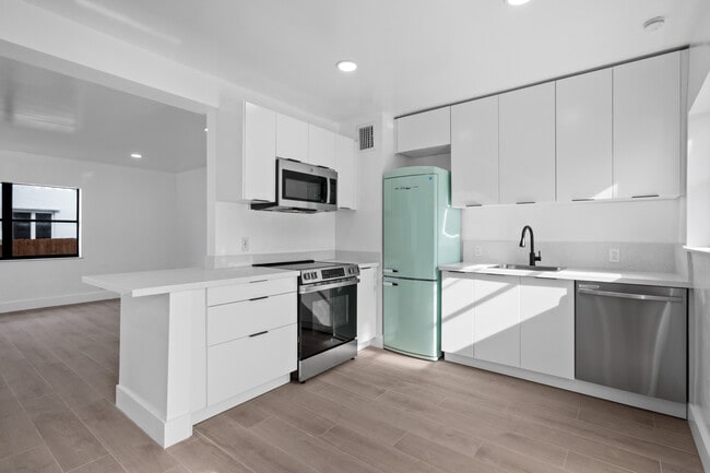 Building Photo - 442 NE 71st St Unit 442 NE 71st Street