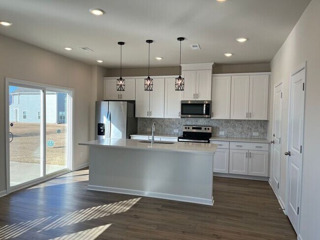 Photo - Morgan Hills